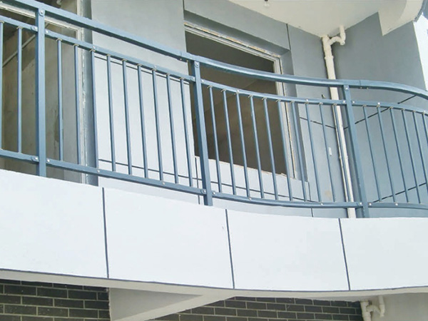 鋅鋼陽臺(tái)護(hù)欄