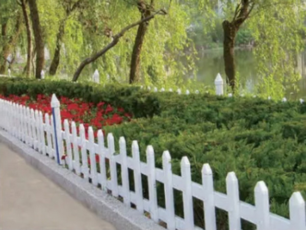 標(biāo)準(zhǔn)柵欄